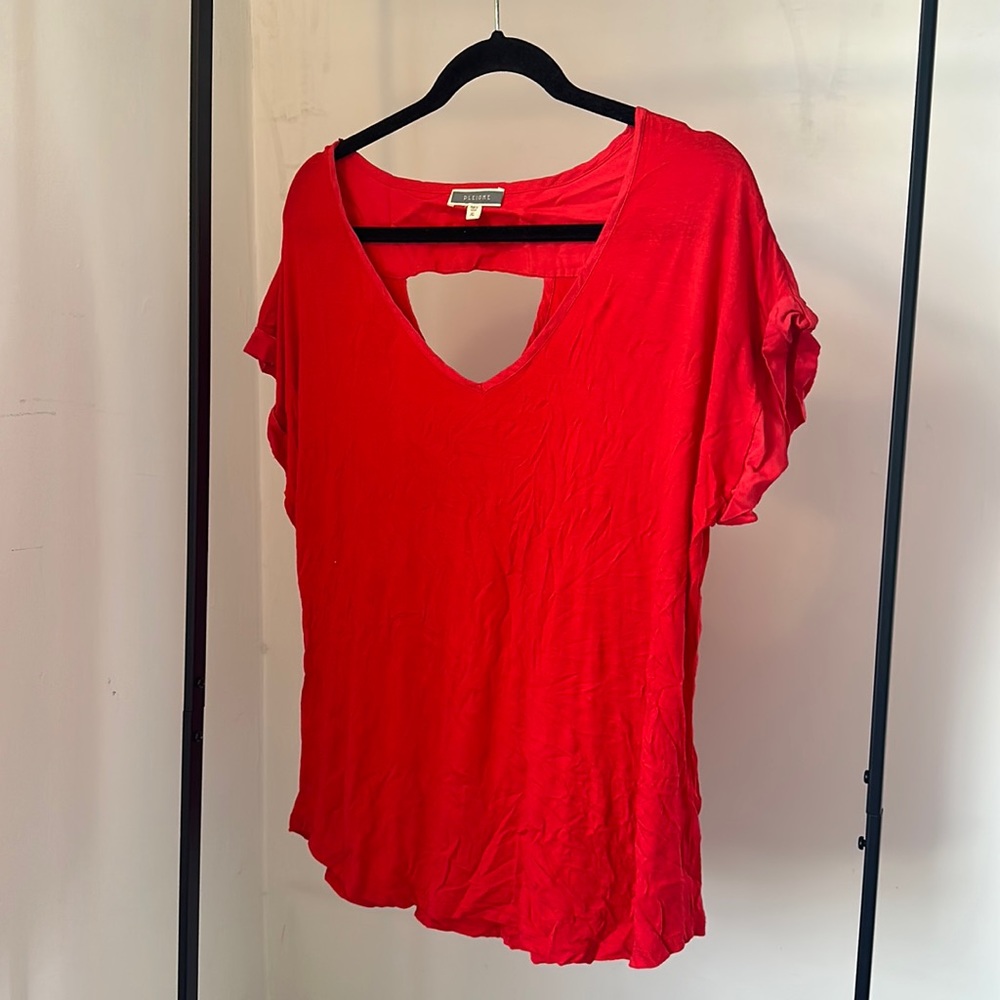 women’s XL red Dleione T-shirt with back cutout
